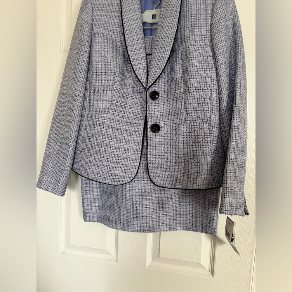 Black Label purpure  and Black Textured Blazer - Picture 4 of 8